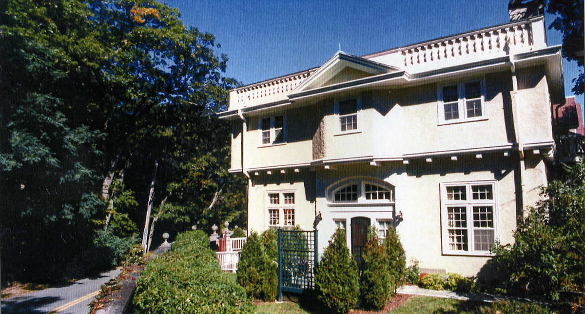 Antique House, Prides Crossing North Shore Abodes